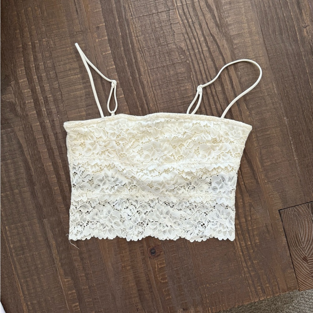 UO Lace Crop Top
